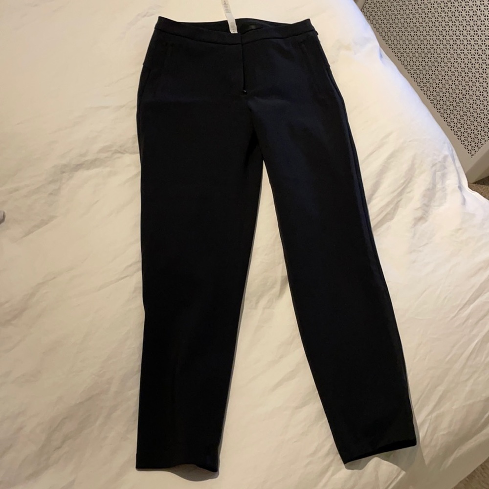 Lululemon on the move pant size 6